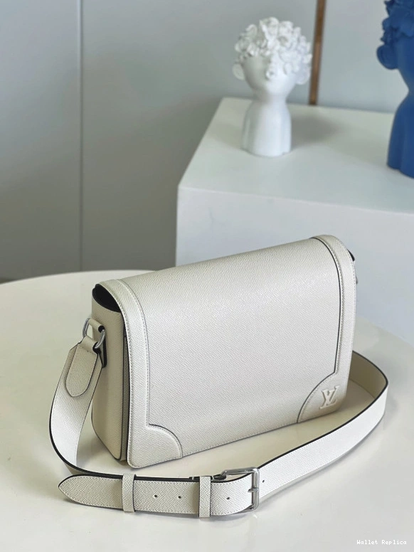 Affordable NEW LOUIS FLAP MESSENGER VUITTON 0802